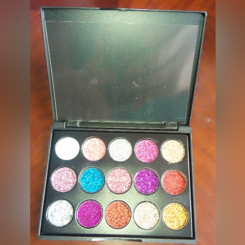 15 Color Fine Glitter Eyeshadow Palette